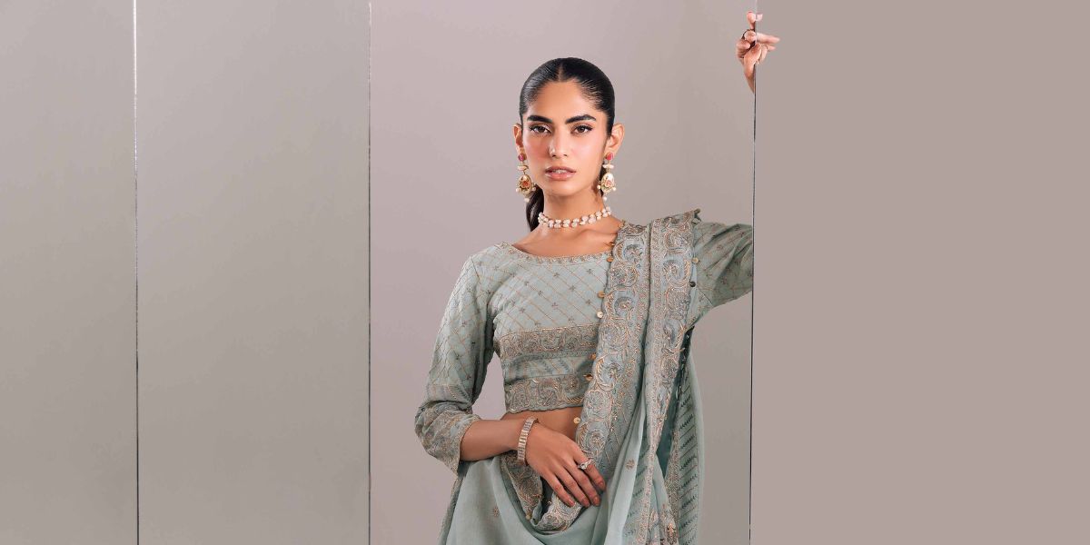 Best pakistani wedding lehenga online