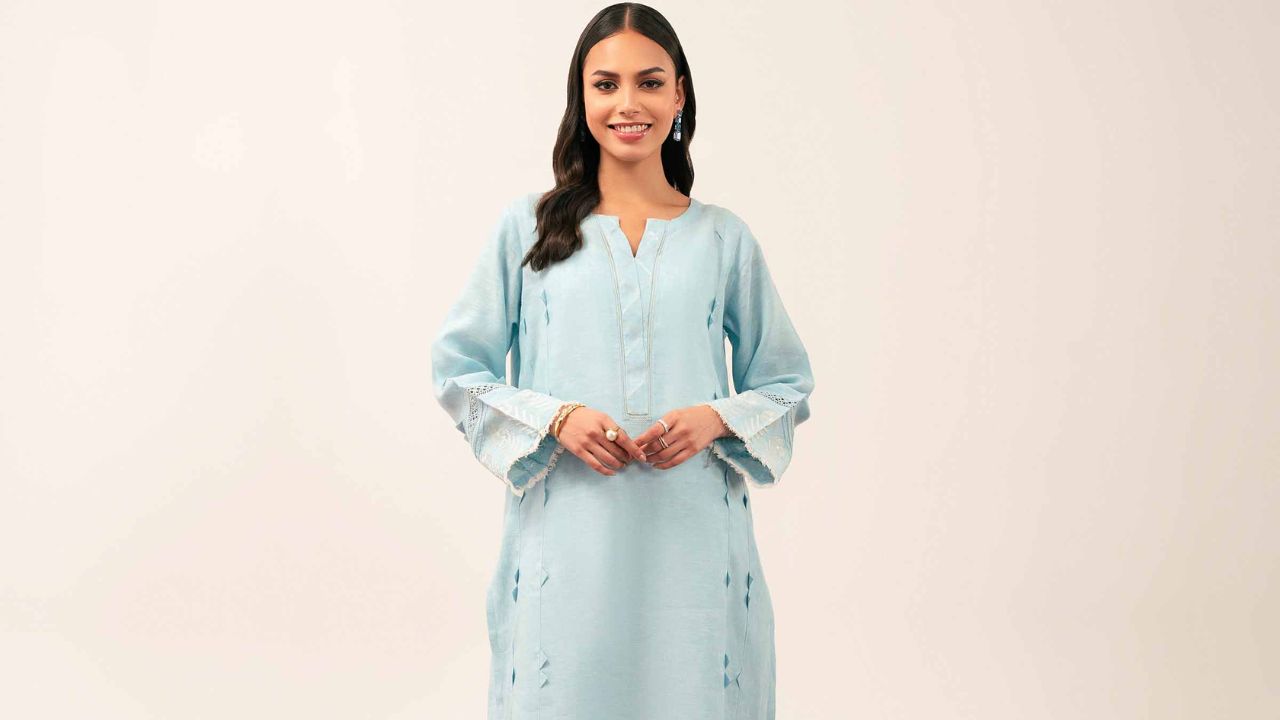 Iconic Minimalist Suits To Love This Season