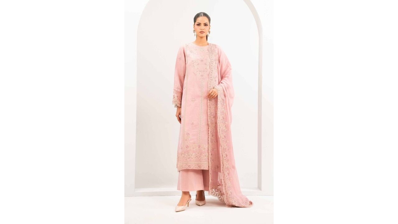 Elevate Your Formal Wardrobe With Nishat Boutique's Finest Suits