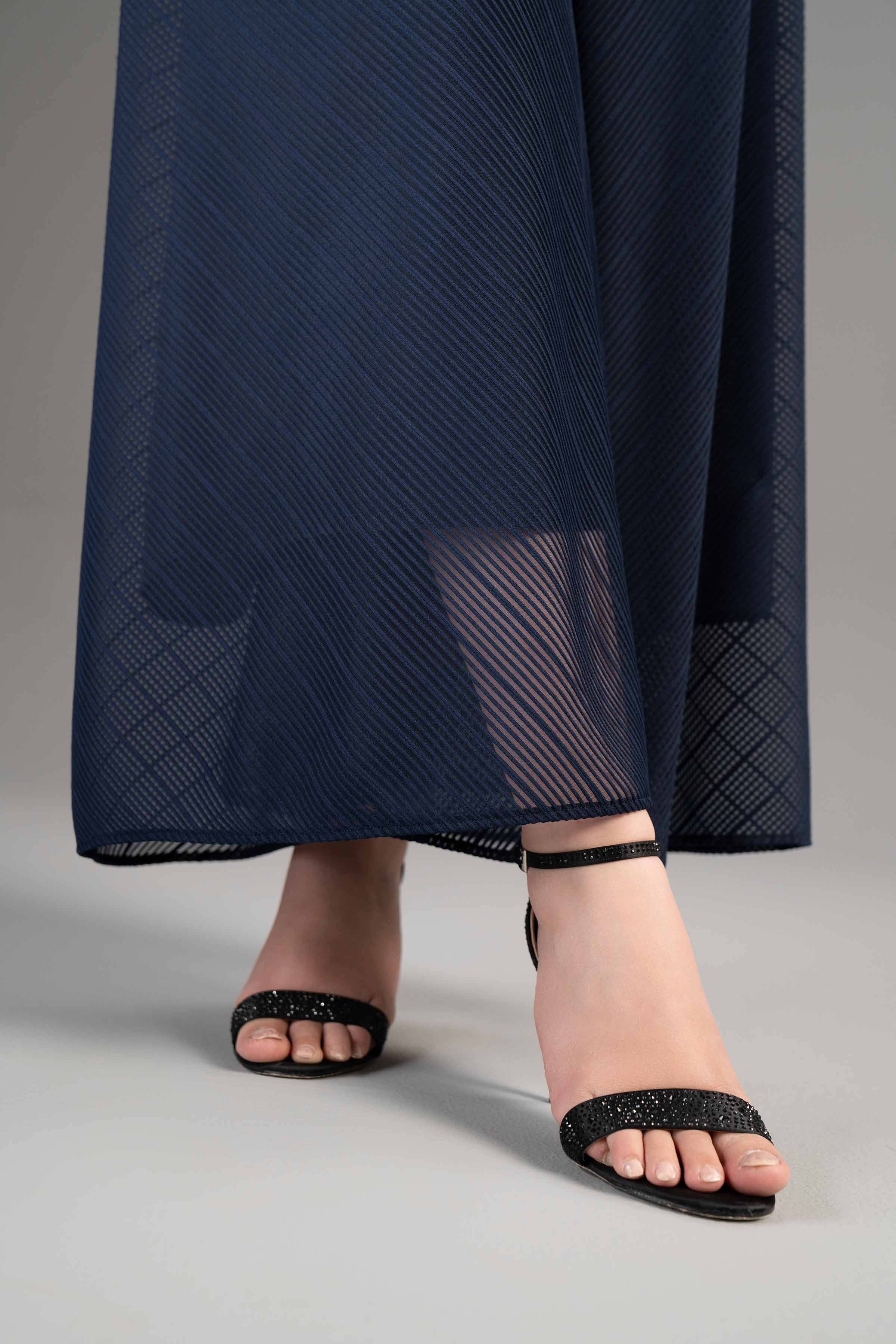 best women trouser styles in Pakistan