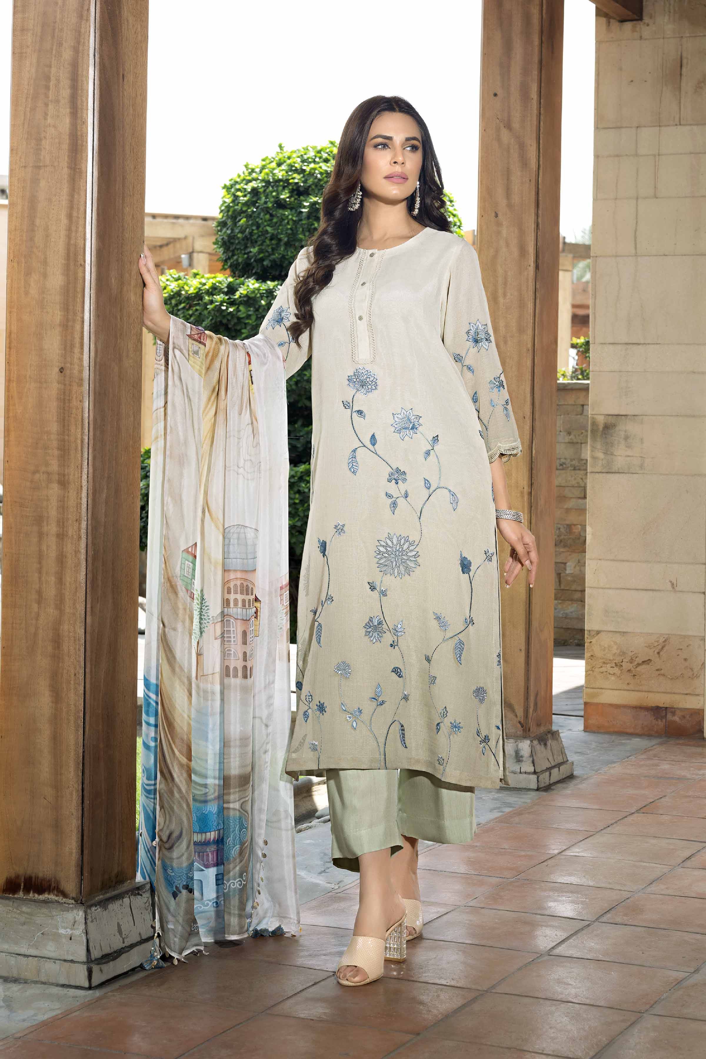 Best fancy dresses for women in Pakistan