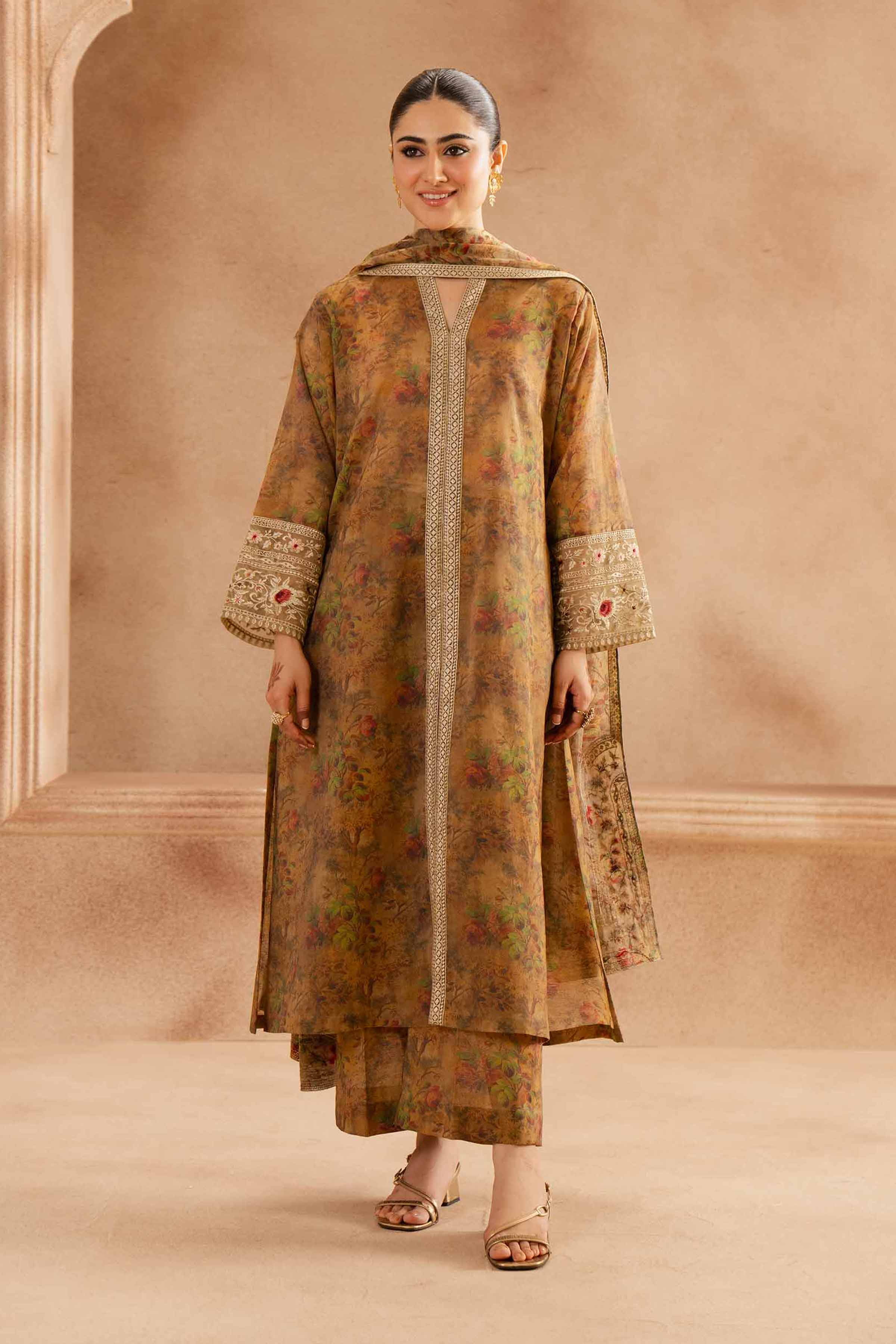 Iconic Minimalist Suits To Love This Season Nishat Boutique Iconic Minimalist Suits To Love This Season Nishat Boutique